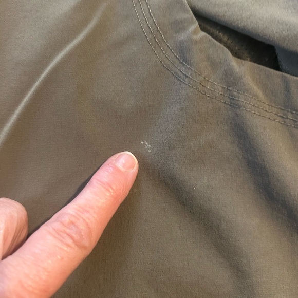 SwissTech Olive Green Men’s Cargo Pants with Relaxed Fit and Durable Fabric - Picture 8 of 10